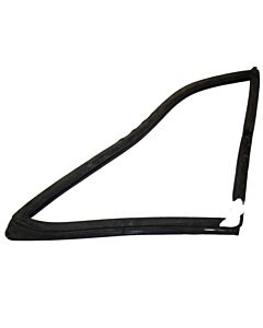 Volvo Rubber zijruit achter 140. nr 676036